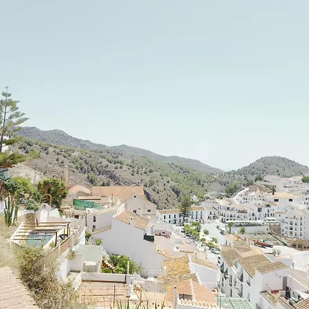 Holiday home Pizarrillas: Tu Hogar En Blanco Pueblo Frigiliana