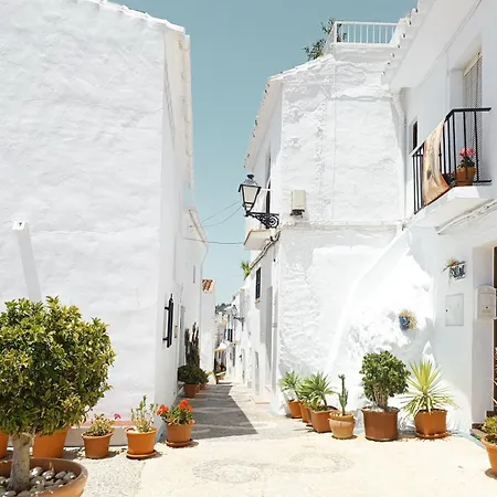 Pizarrillas: Tu Hogar En Blanco Pueblo *