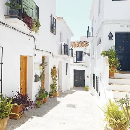 Pizarrillas: Tu Hogar En Blanco Pueblo Frigiliana
