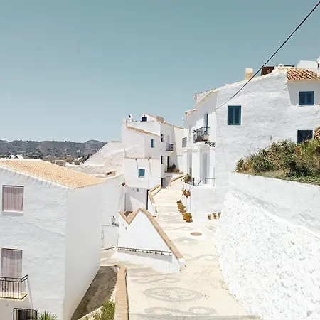 Holiday home Pizarrillas: Tu Hogar En Blanco Pueblo