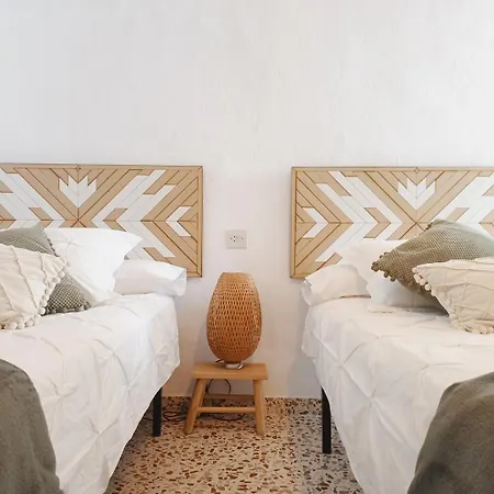 Pizarrillas: Tu Hogar En Blanco Pueblo Holiday home *
