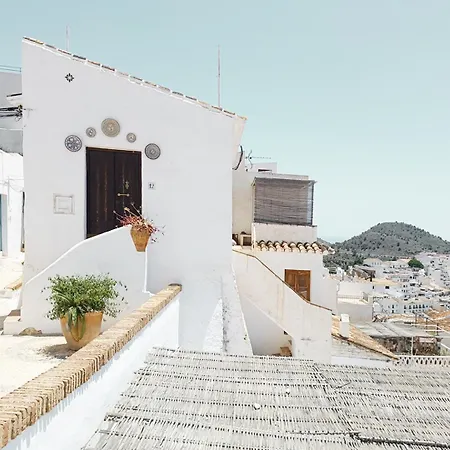 Pizarrillas: Tu Hogar En Blanco Pueblo
