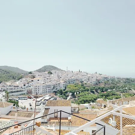 Holiday home Pizarrillas: Tu Hogar En Blanco Pueblo
