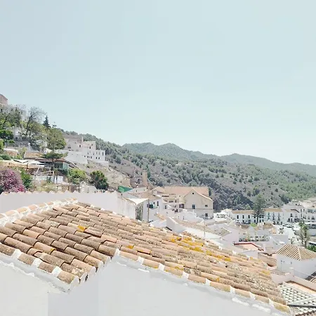 Pizarrillas: Tu Hogar En Blanco Pueblo Frigiliana