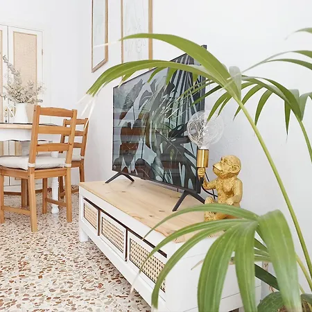 Holiday home Pizarrillas: Tu Hogar En Blanco Pueblo