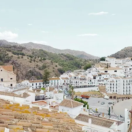 Pizarrillas: Tu Hogar En Blanco Pueblo Frigiliana